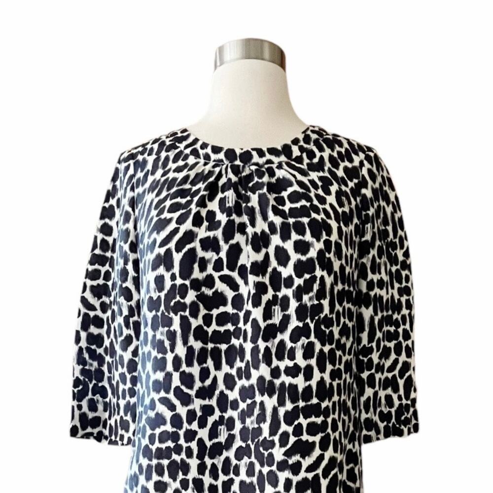 KATE SPADE Silk Shift Dress Animal Print Short Sleeves Crew Neck Size 4 EUC - Picture 3 of 9